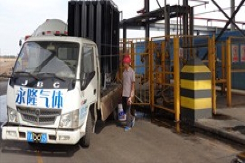 電廠(chǎng)進(jìn)行管道氮?dú)獯祾吆痛驂悍?wù)